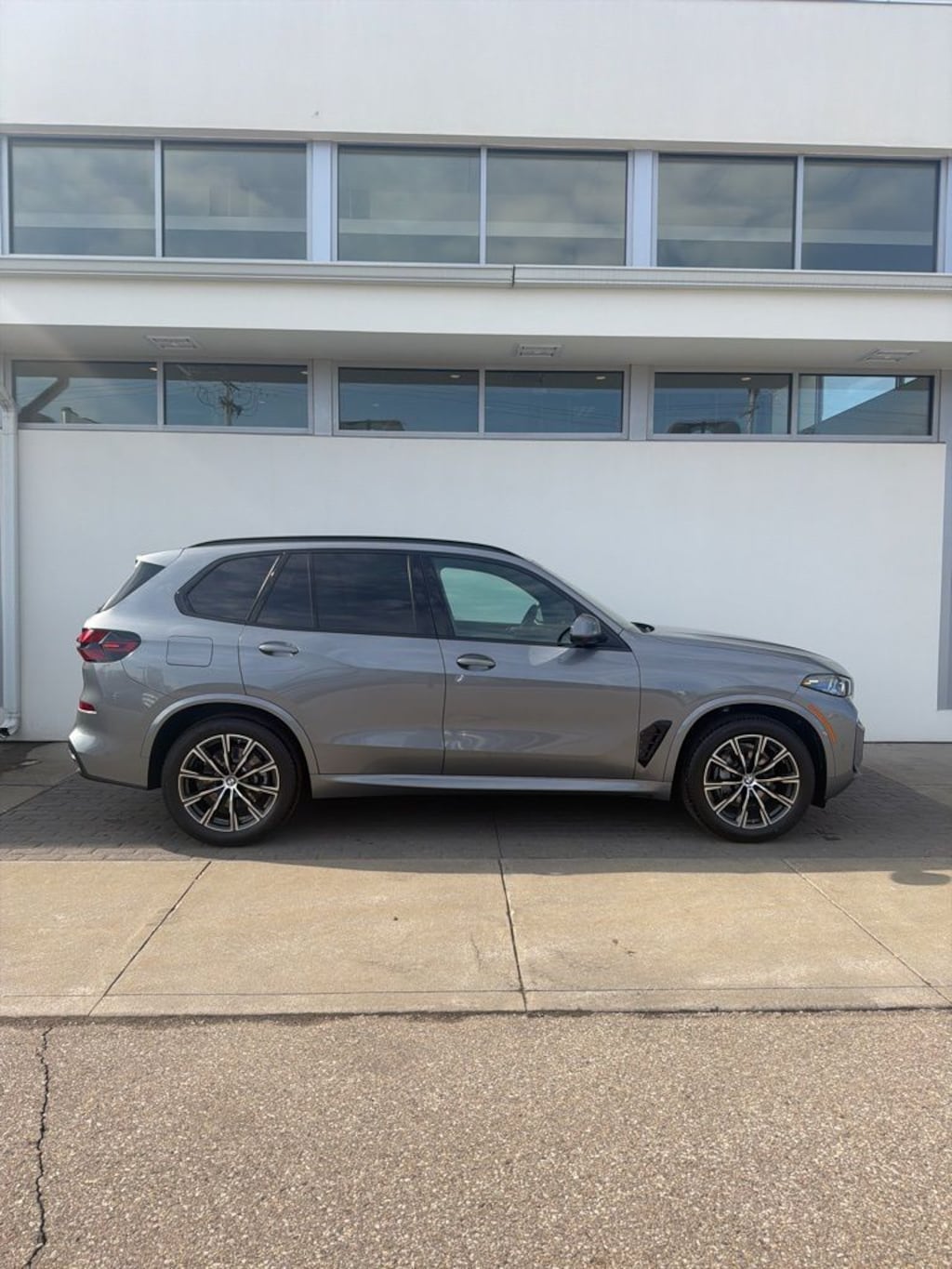 New 2026 BMW X5 xDrive40i SUV
