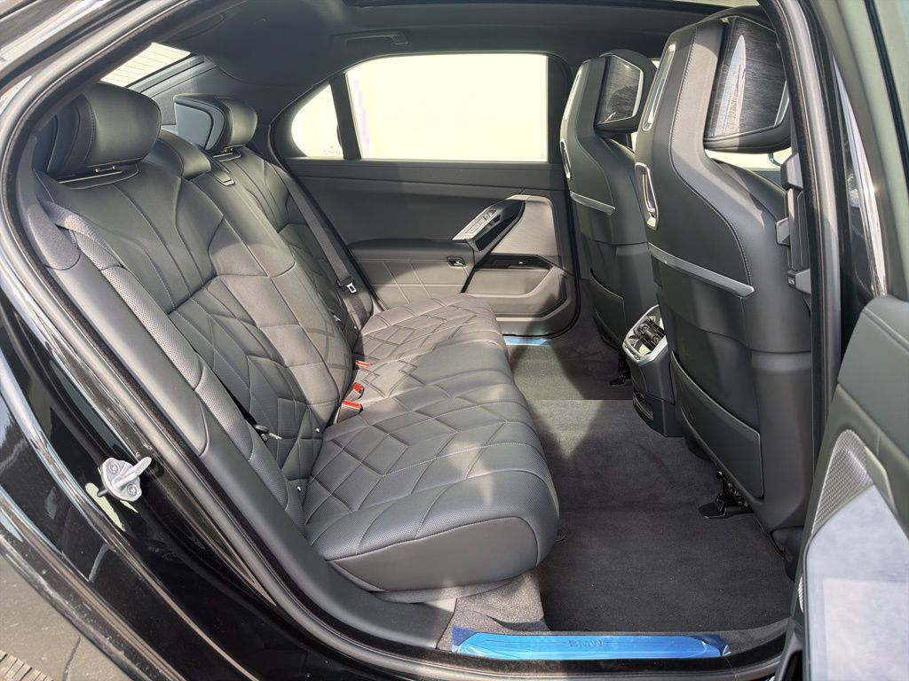 2026 BMW i7 60 - Photo 13