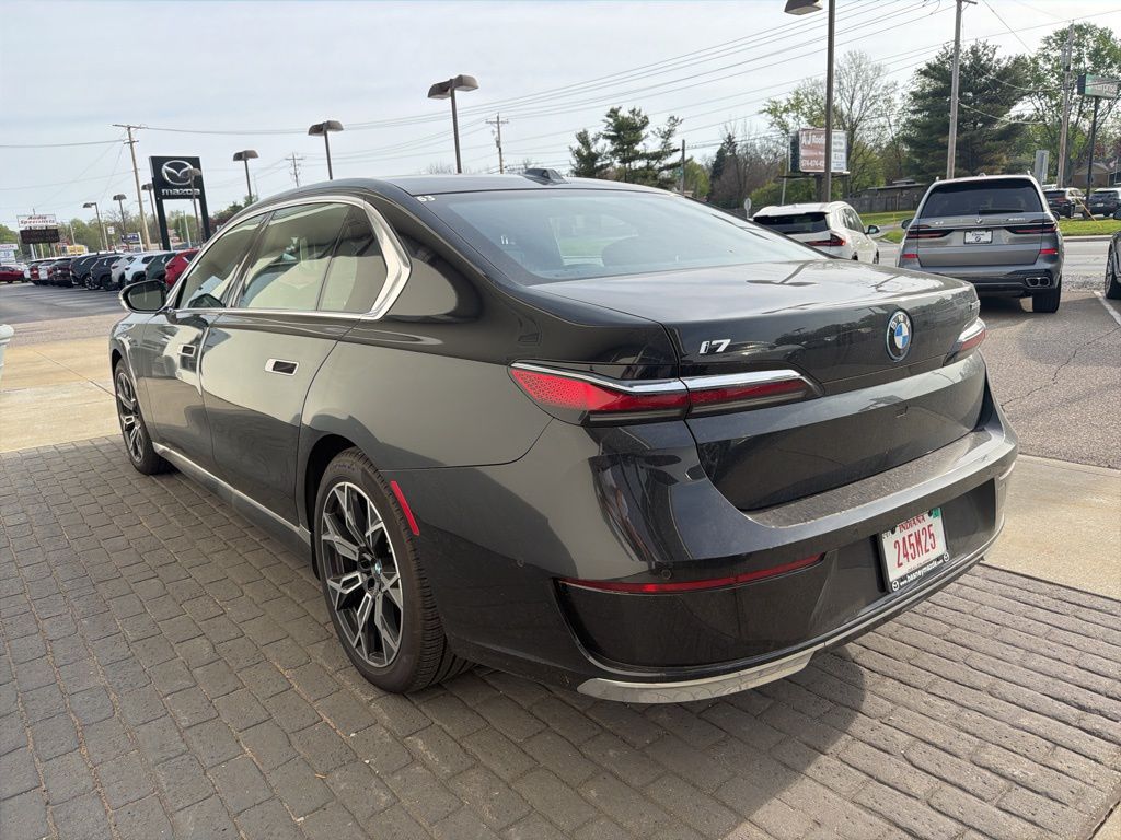 2026 BMW i7 60 - Photo 6