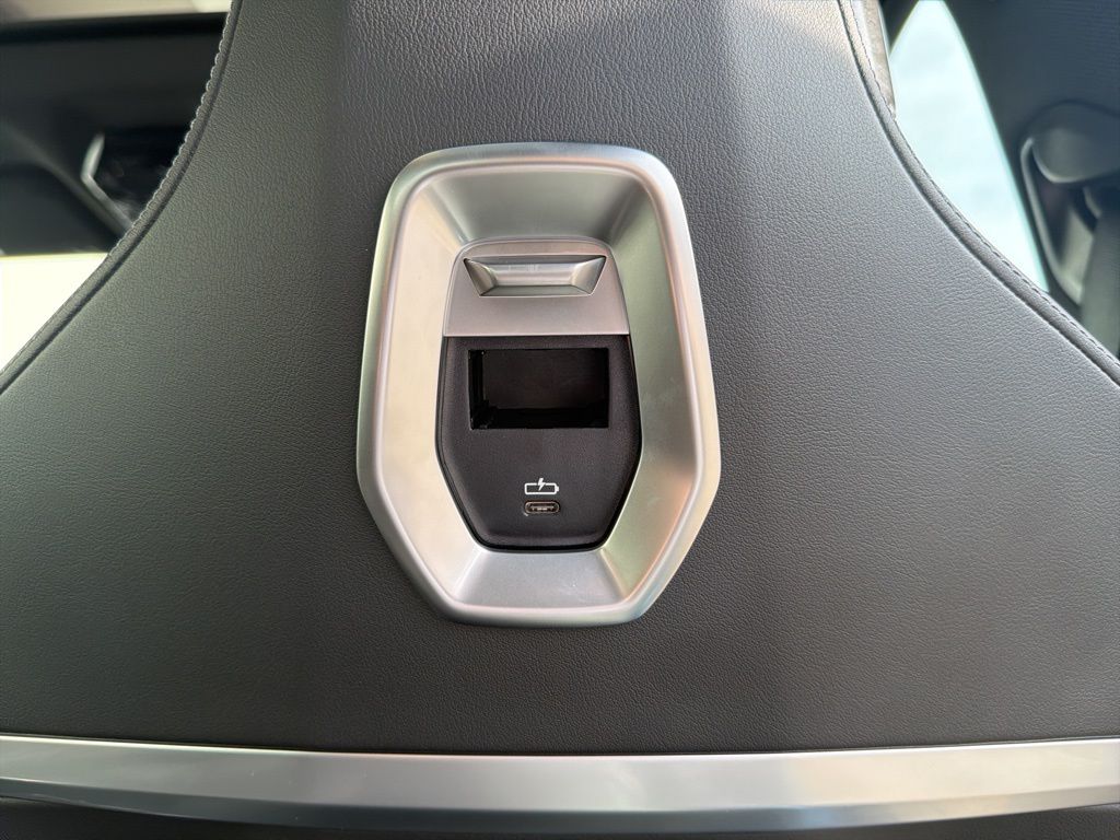 2026 BMW i7 60 - Photo 22