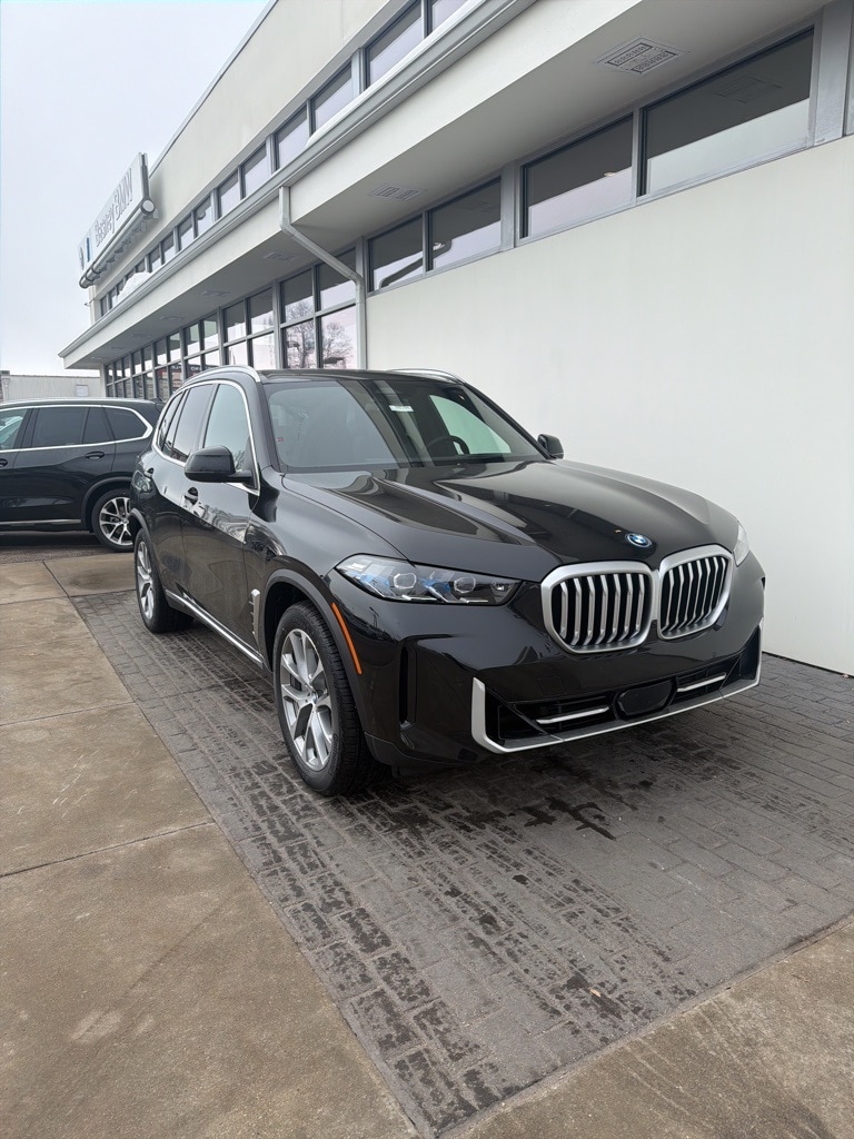2026 BMW X5 xDrive50e's photo