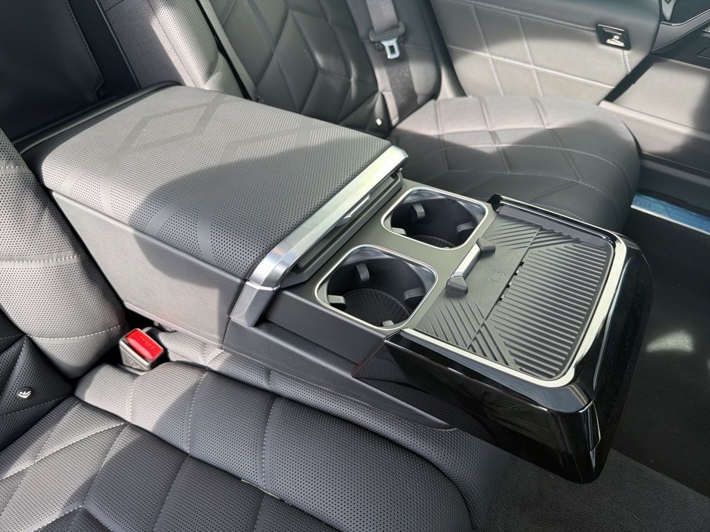 2026 BMW i7 60 - Photo 18