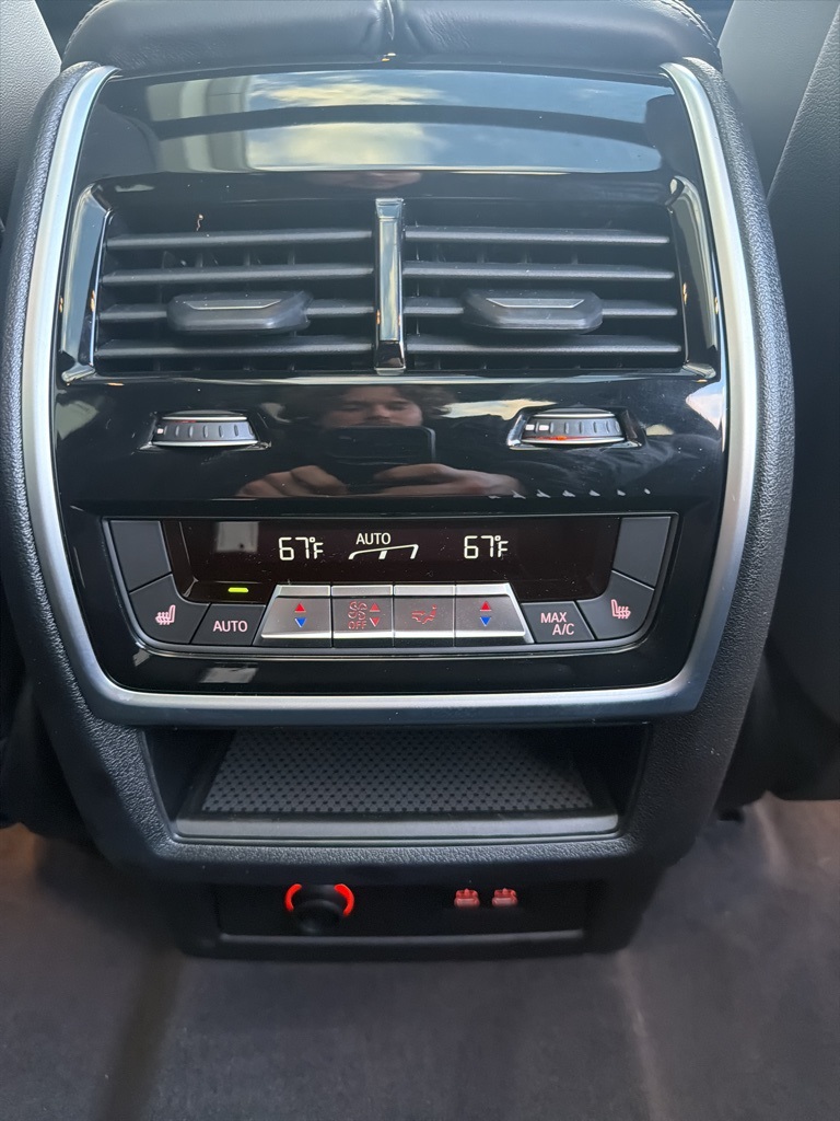 2026 BMW X7 M60i - Photo 27