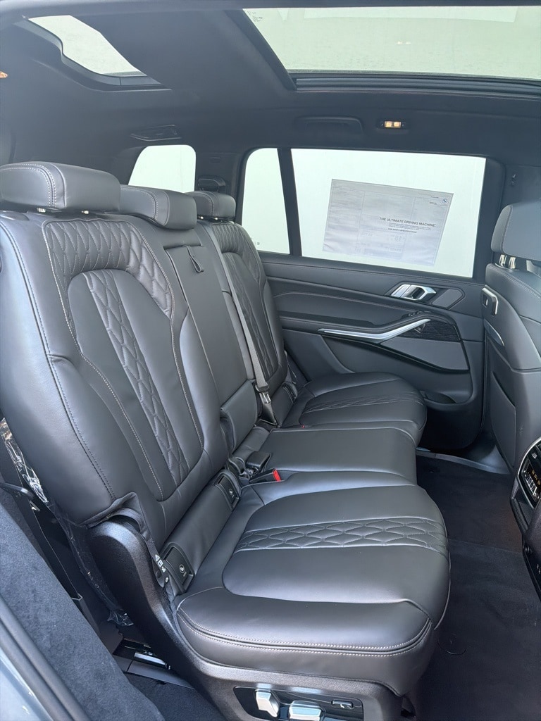2026 BMW X7 M60i - Photo 18