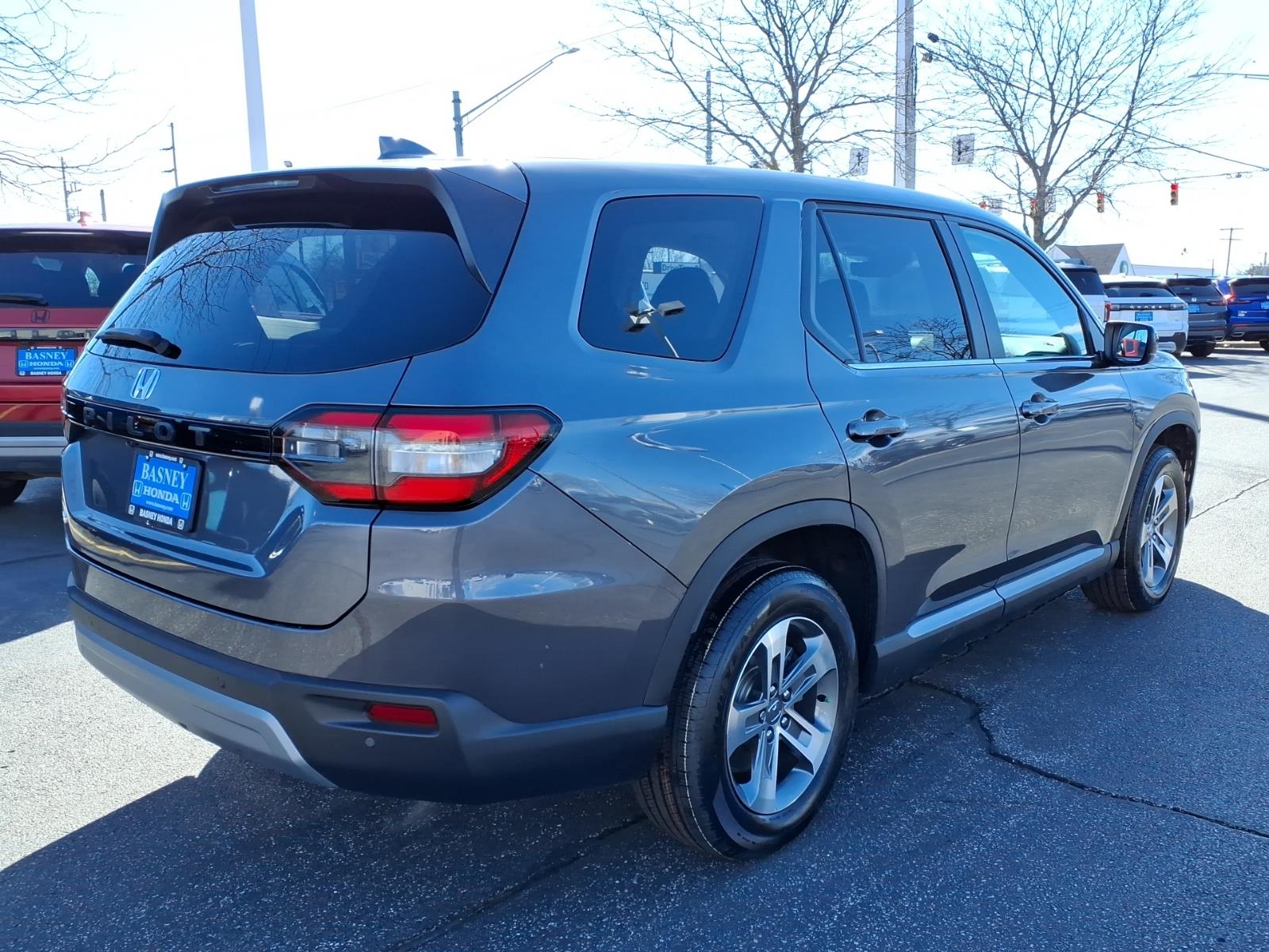 2025 Honda Pilot EX-L - Photo 10