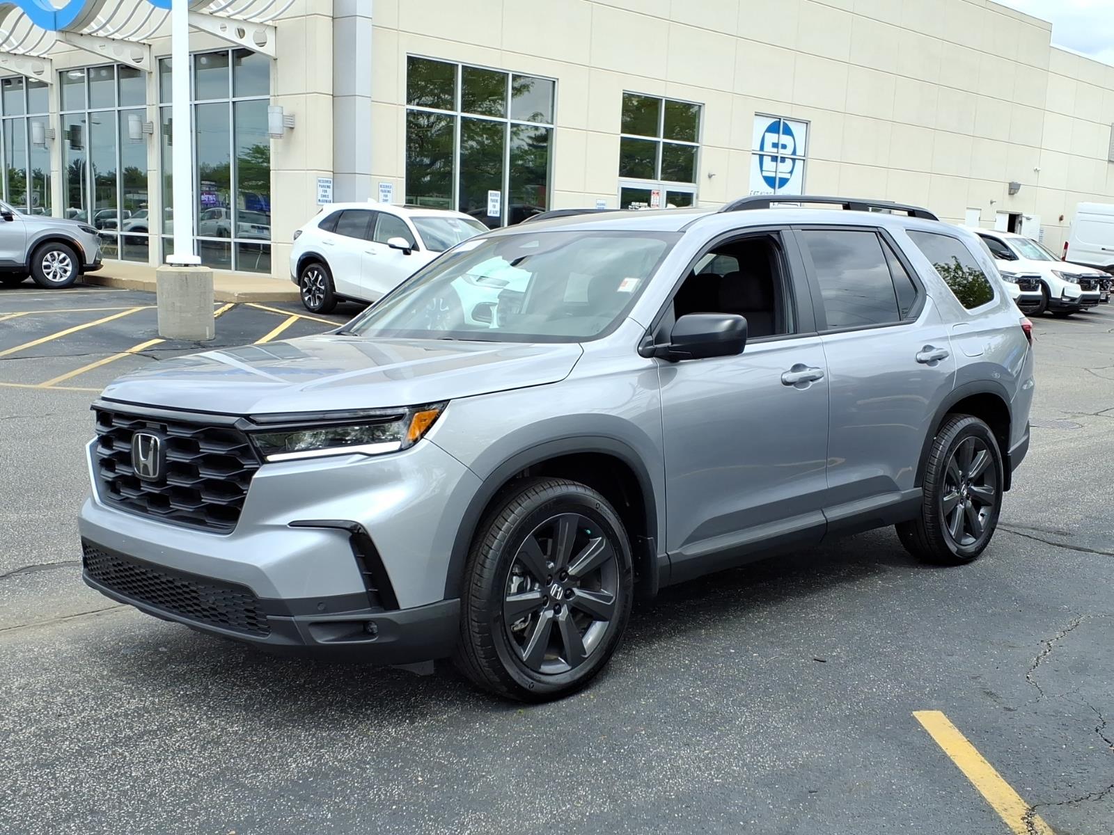 2025 Honda Pilot Sport AWD's photo
