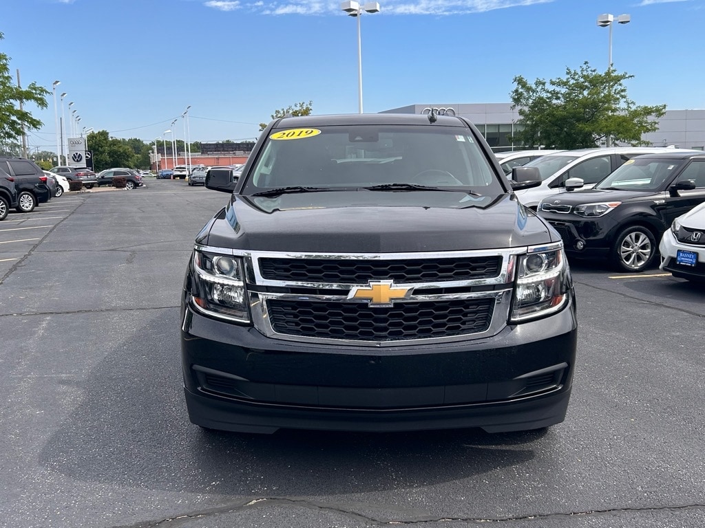 Used 2019 Chevrolet Tahoe LT with VIN 1GNSKBKC3KR117261 for sale in Mishawaka, IN