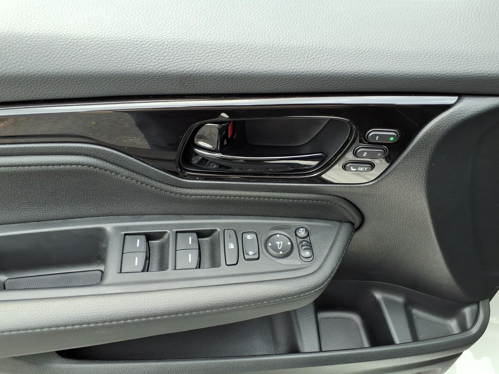 2026 Honda Odyssey Elite - Photo 14