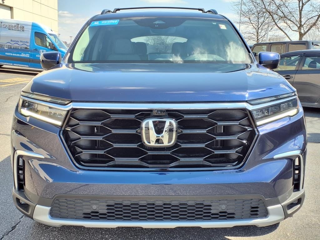Certified 2025 Honda Pilot Elite with VIN 5FNYG1H88SB062829 for sale in Mishawaka, IN