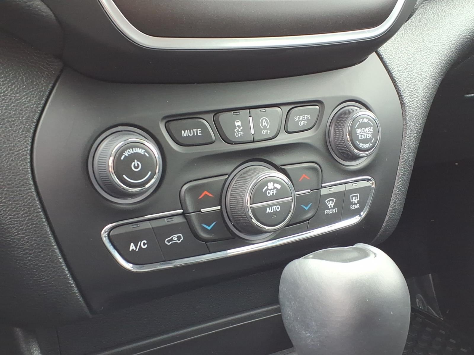 2022 Jeep Cherokee Trailhawk - Photo 18