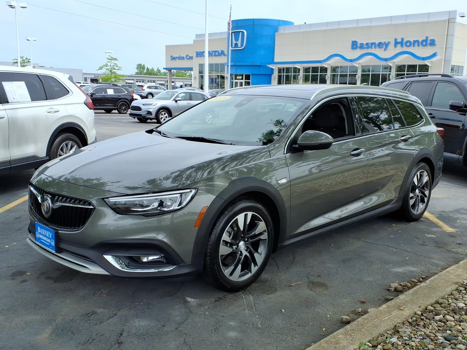 2018 Buick Regal Essence AWD's photo