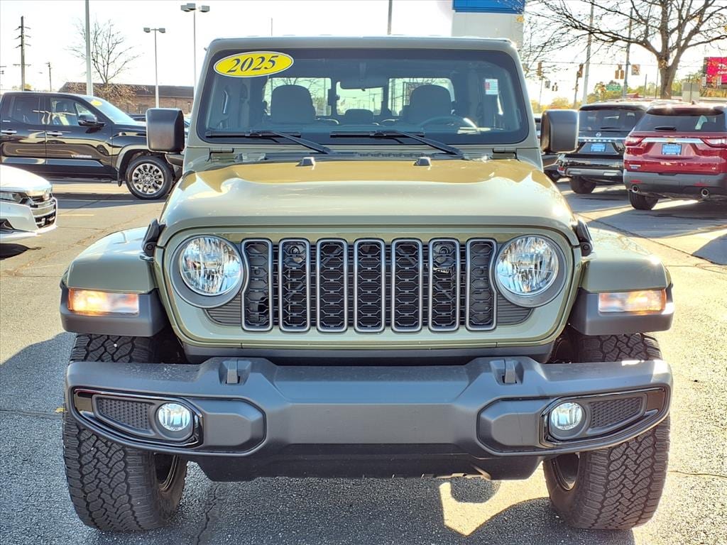 Used 2025 Jeep Gladiator Sport Truck Crew Cab