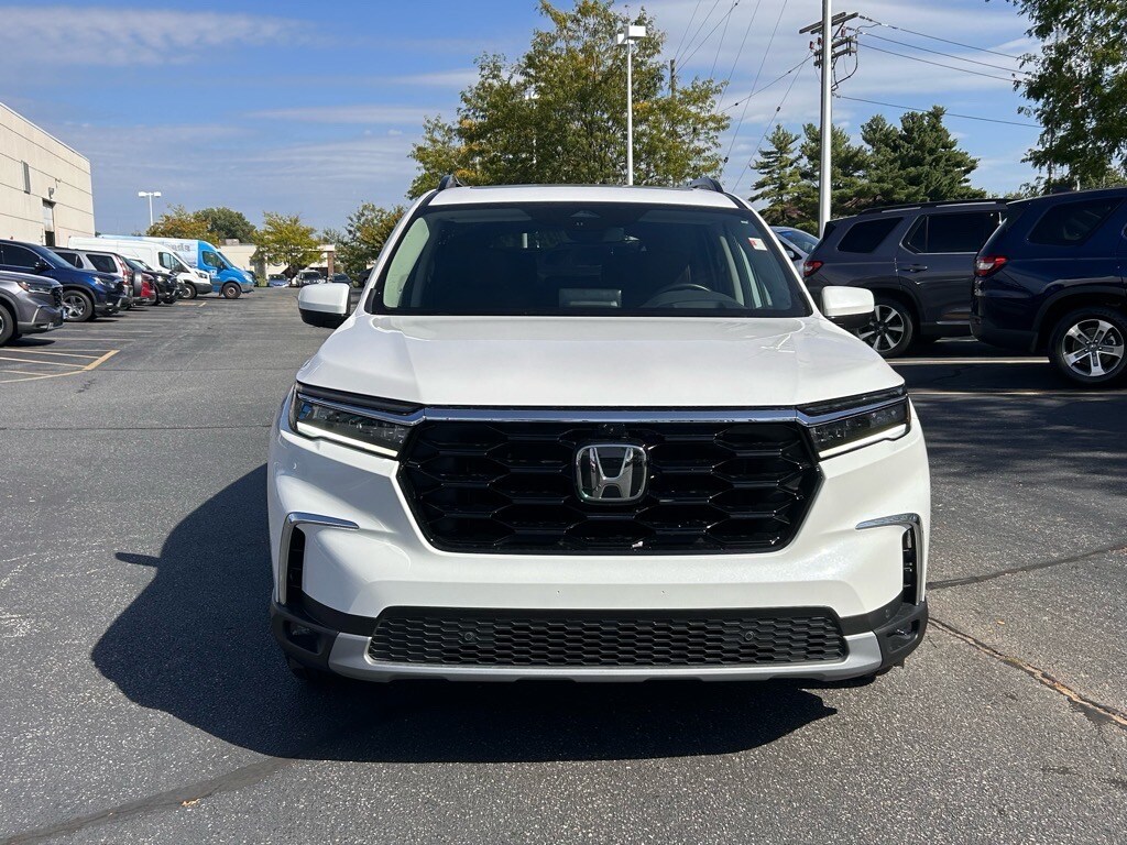 Certified 2024 Honda Pilot Elite with VIN 5FNYG1H86RB009556 for sale in Mishawaka, IN