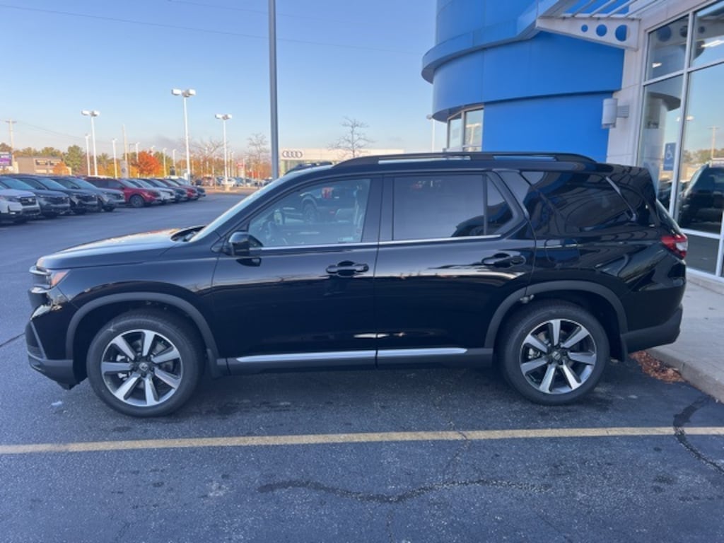New 2025 Honda Pilot Touring SUV