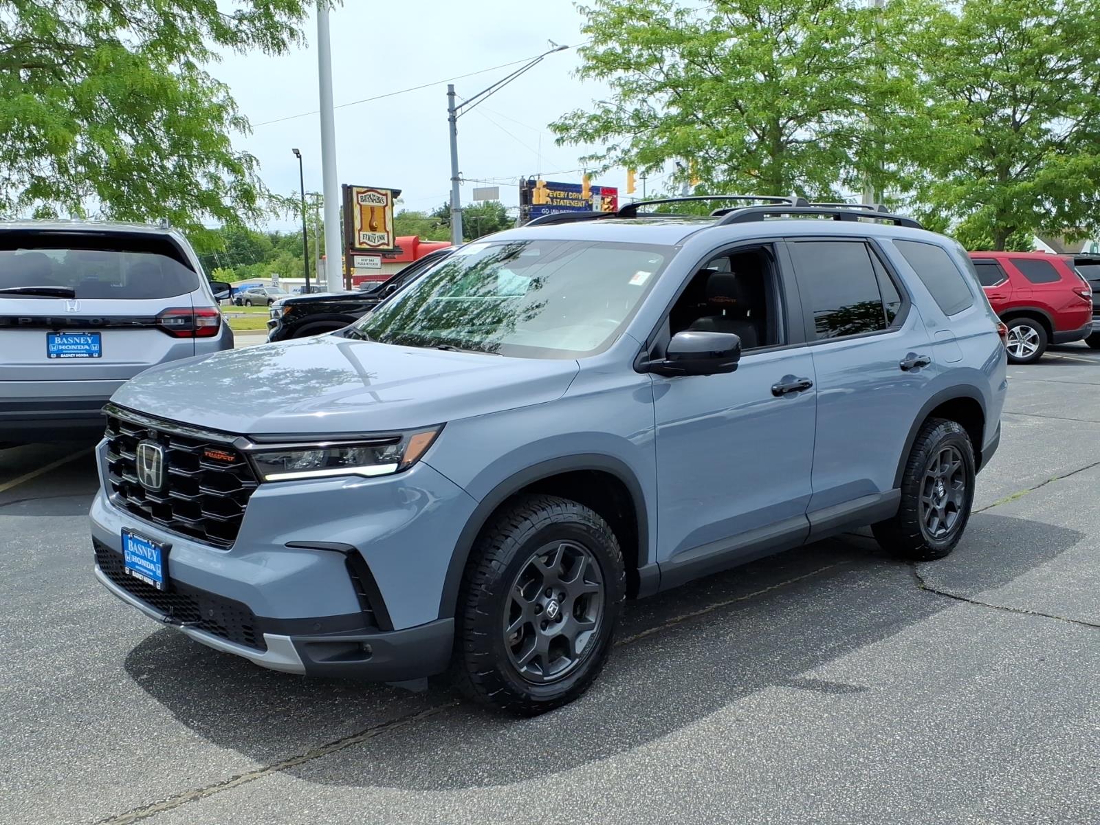 2025 Honda Pilot TrailSport AWD's photo