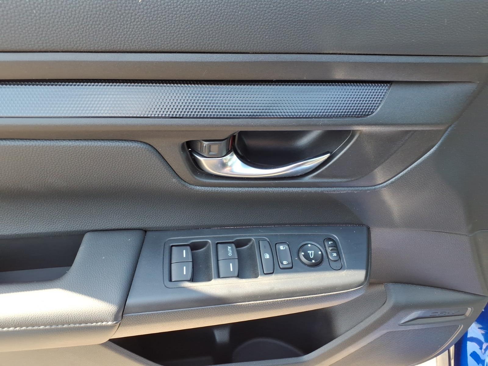 2025 Honda CR-V LX - Photo 12