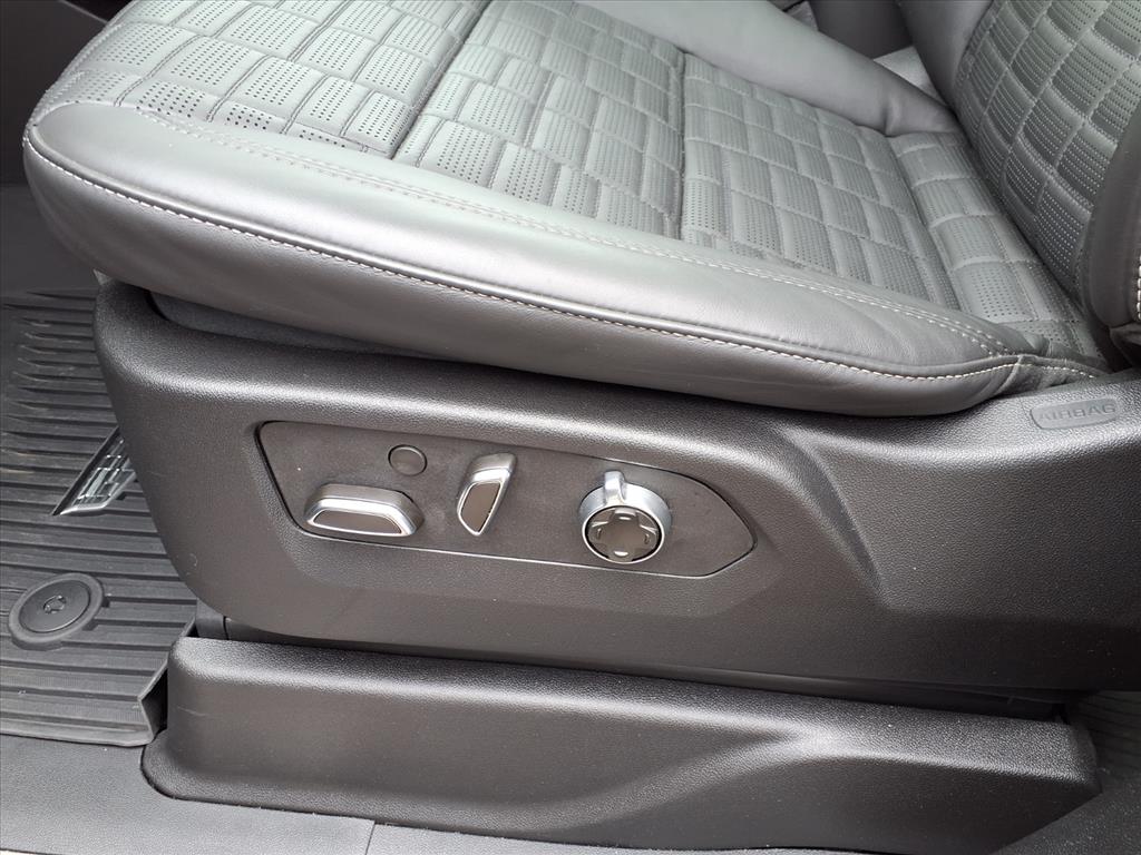 2025 Cadillac Escalade Sport Platinum - Photo 17