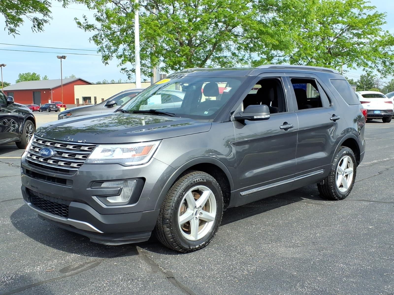 2017 Ford Explorer XLT 4WD's photo