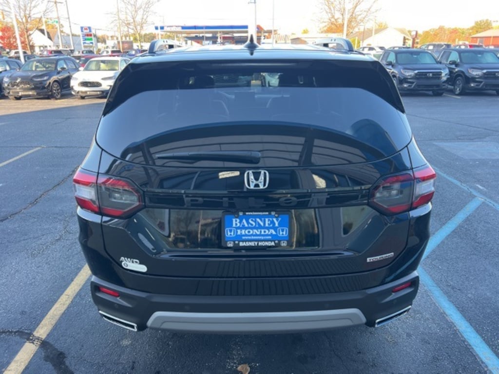 New 2025 Honda Pilot Touring SUV