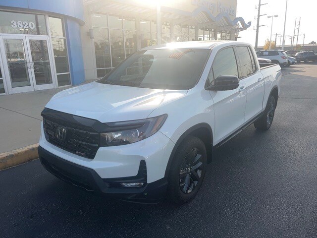 2024 Honda Ridgeline Sport photo 2