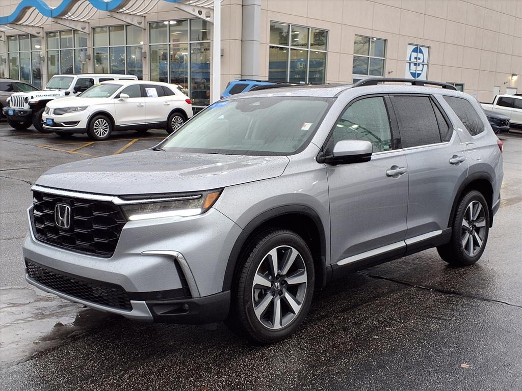2025 Honda Pilot Touring's photo