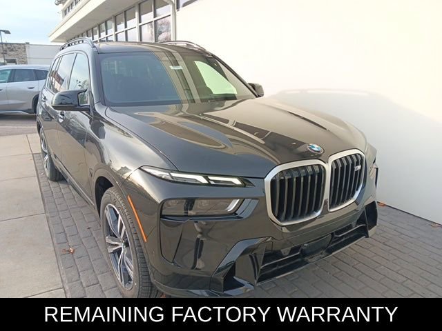 2025 BMW X7 M60i's photo