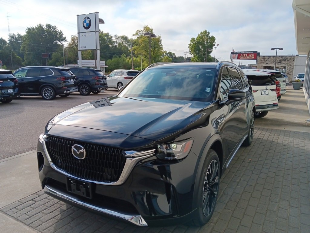2025 Mazda CX-90 Plug-in Hybrid Premium Plus photo 3