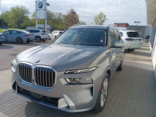 2025 Bmw X7 xDrive40i photo 3