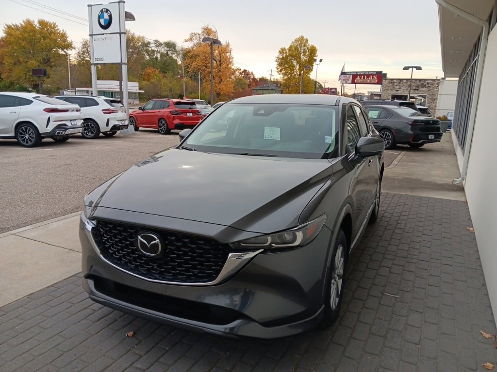 2025 Mazda CX-5 2.5 Select photo 3