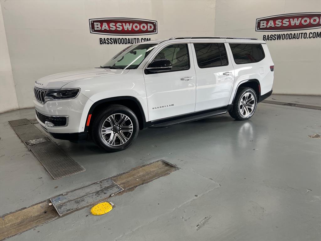 2024 Jeep Wagoneer L Series II's photo