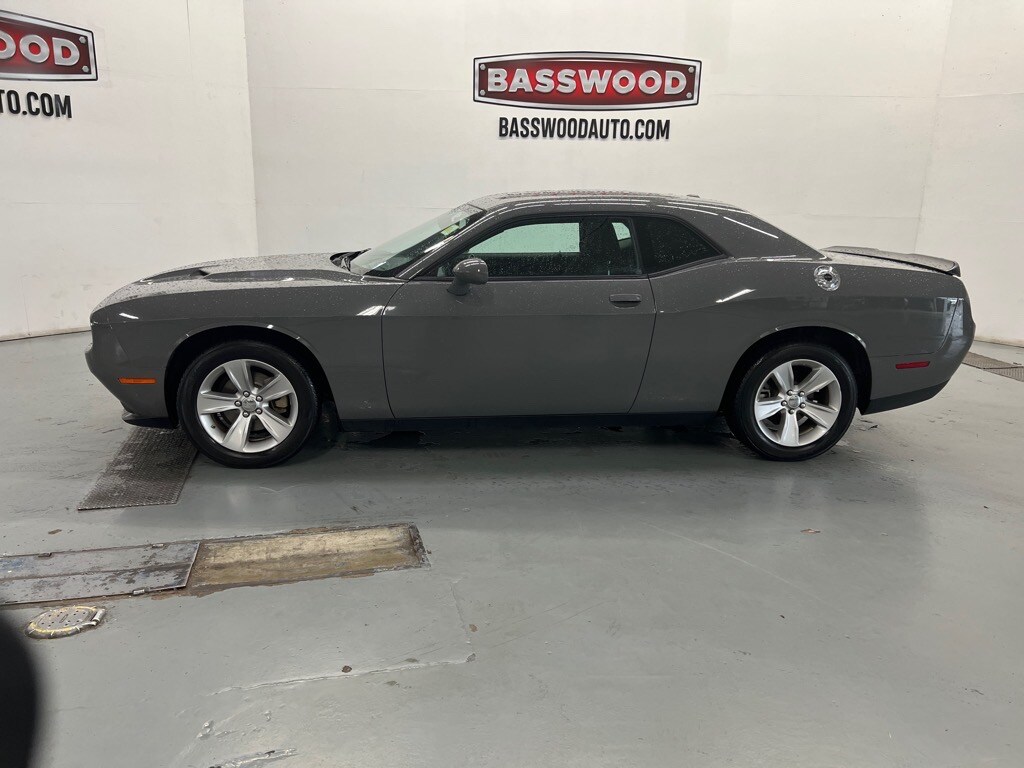 2023 Dodge Challenger SXT photo 2