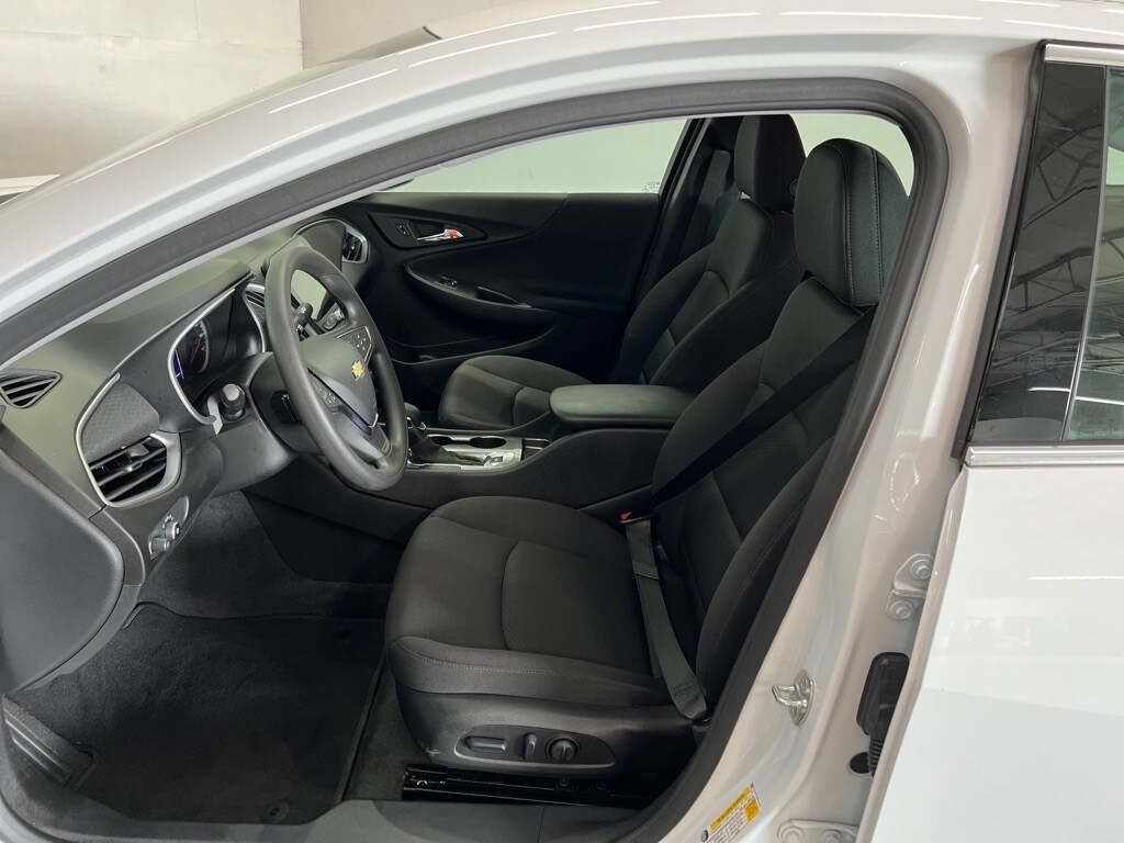 2024 Chevrolet Malibu LS photo 3