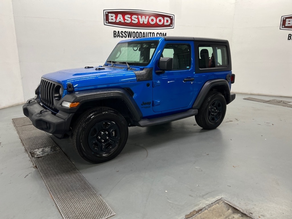 2021 Jeep Wrangler Sport's photo