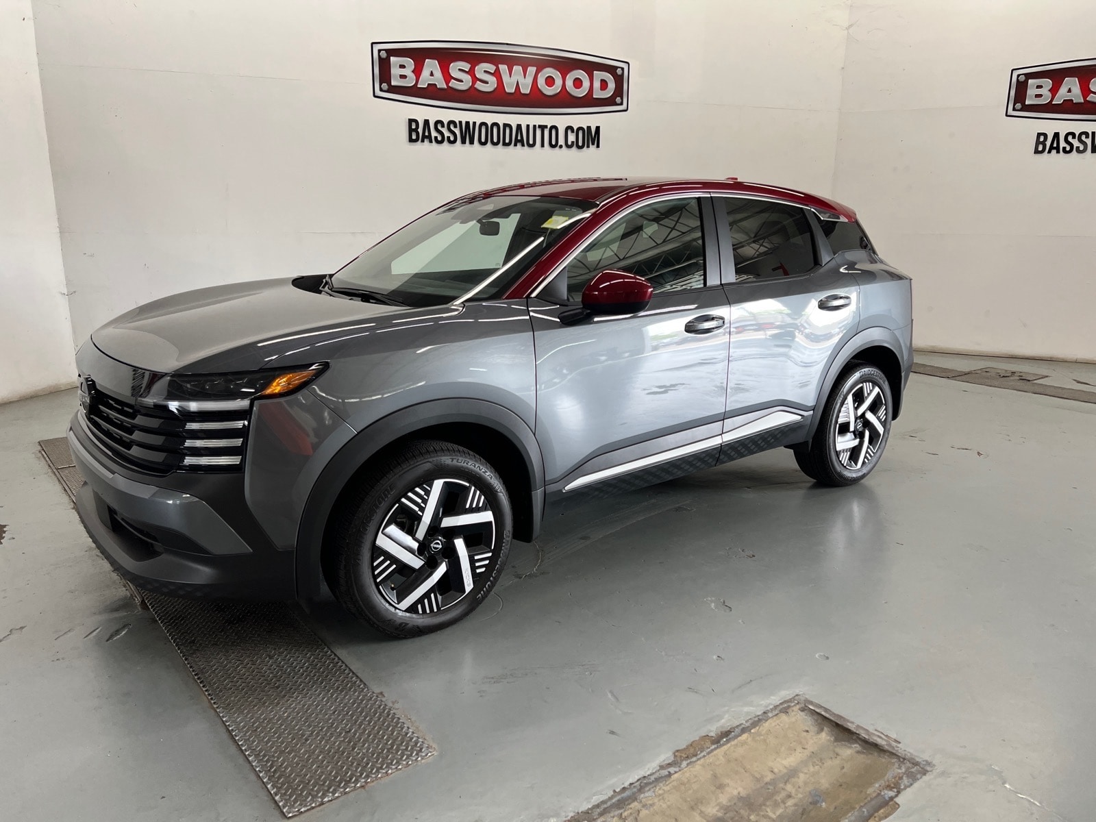 2025 Nissan Kicks 2.0 SV's photo