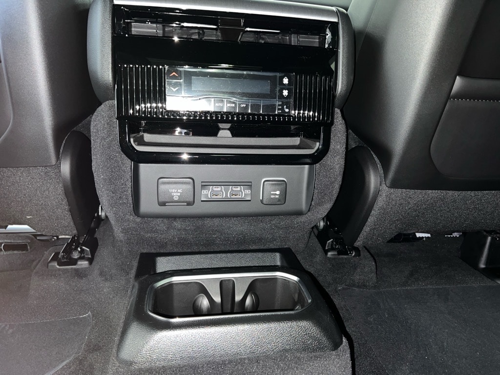 2025 Jeep Wagoneer Series II - Photo 15