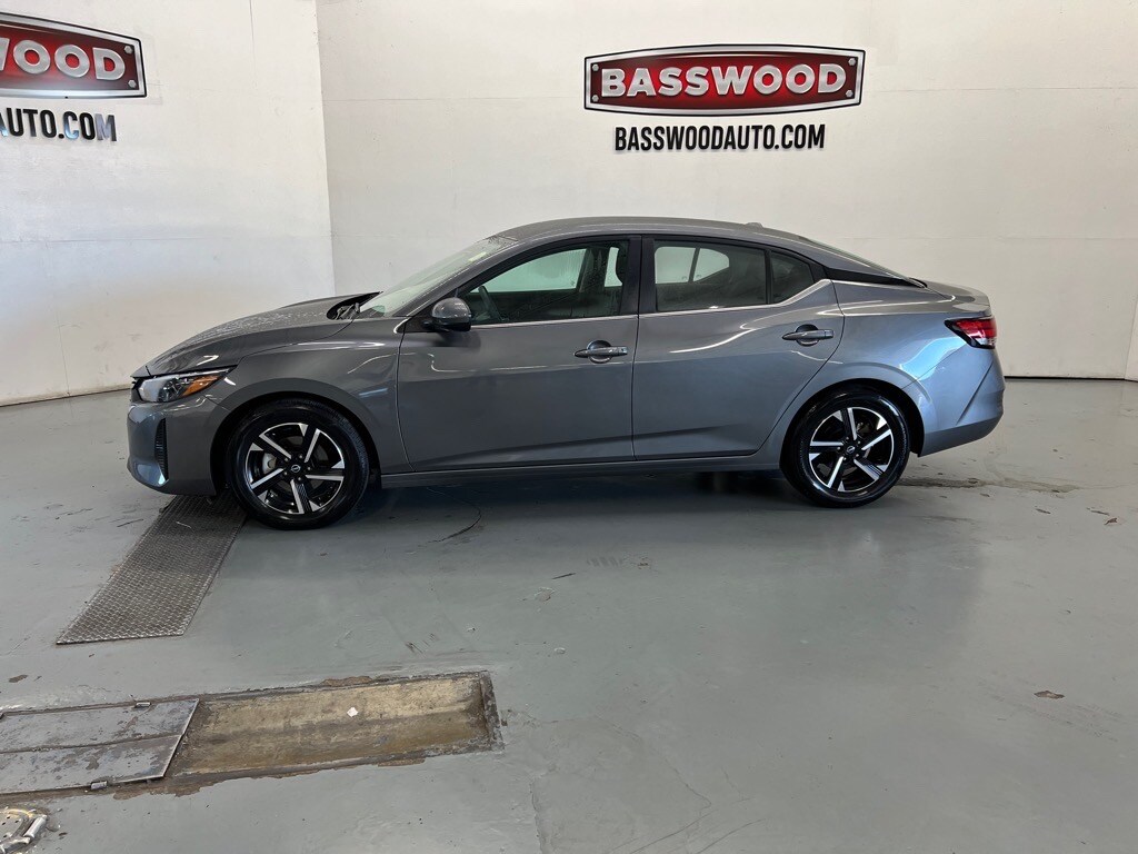 2024 Nissan Sentra SV photo 2