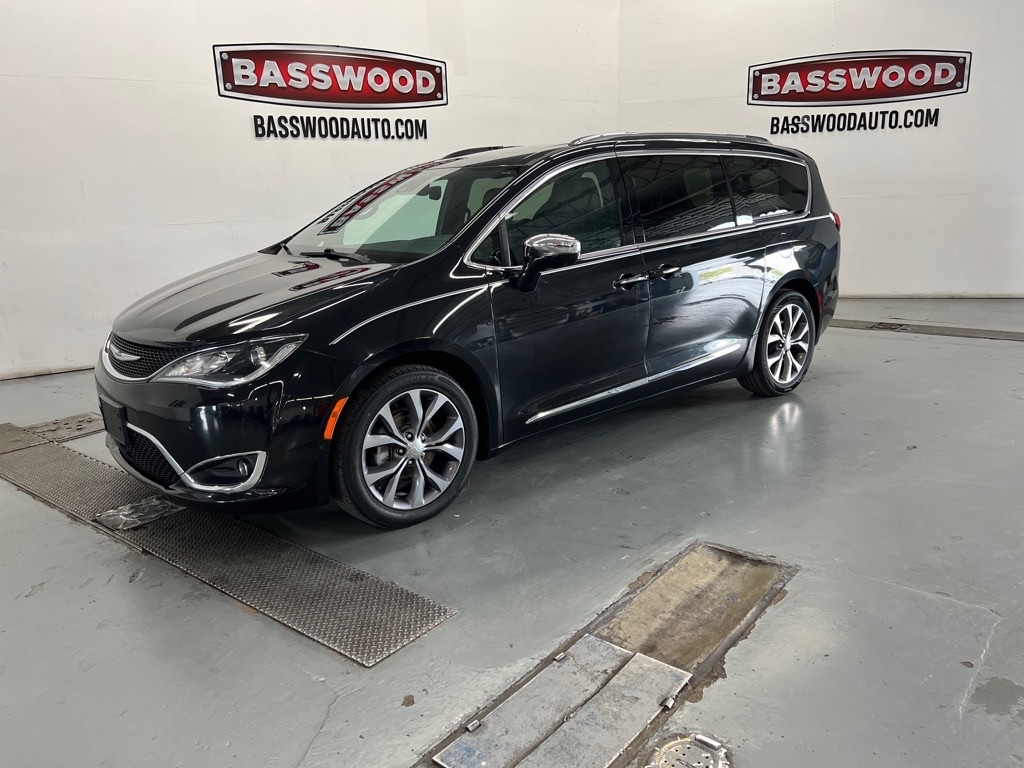 Used 2020 Chrysler Pacifica Limited 35th Anniversary Limited 35th Anniversary Mini-Van