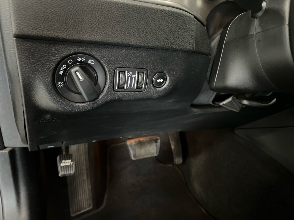 2023 Dodge Charger SXT photo 3
