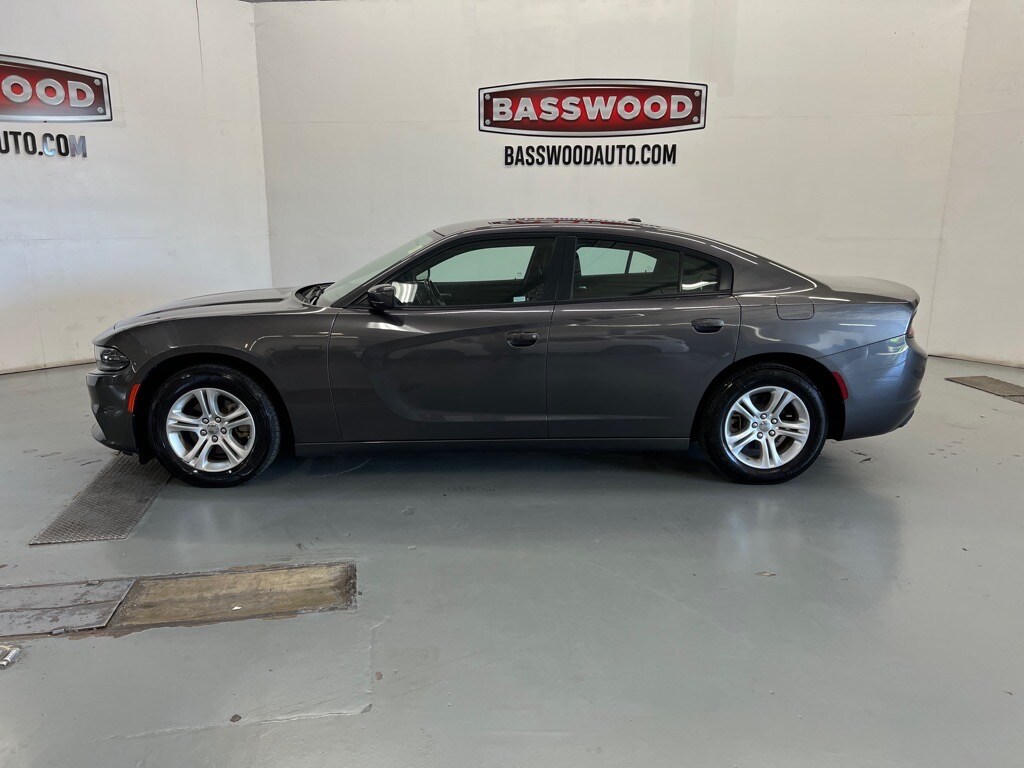 2022 Dodge Charger SXT photo 2