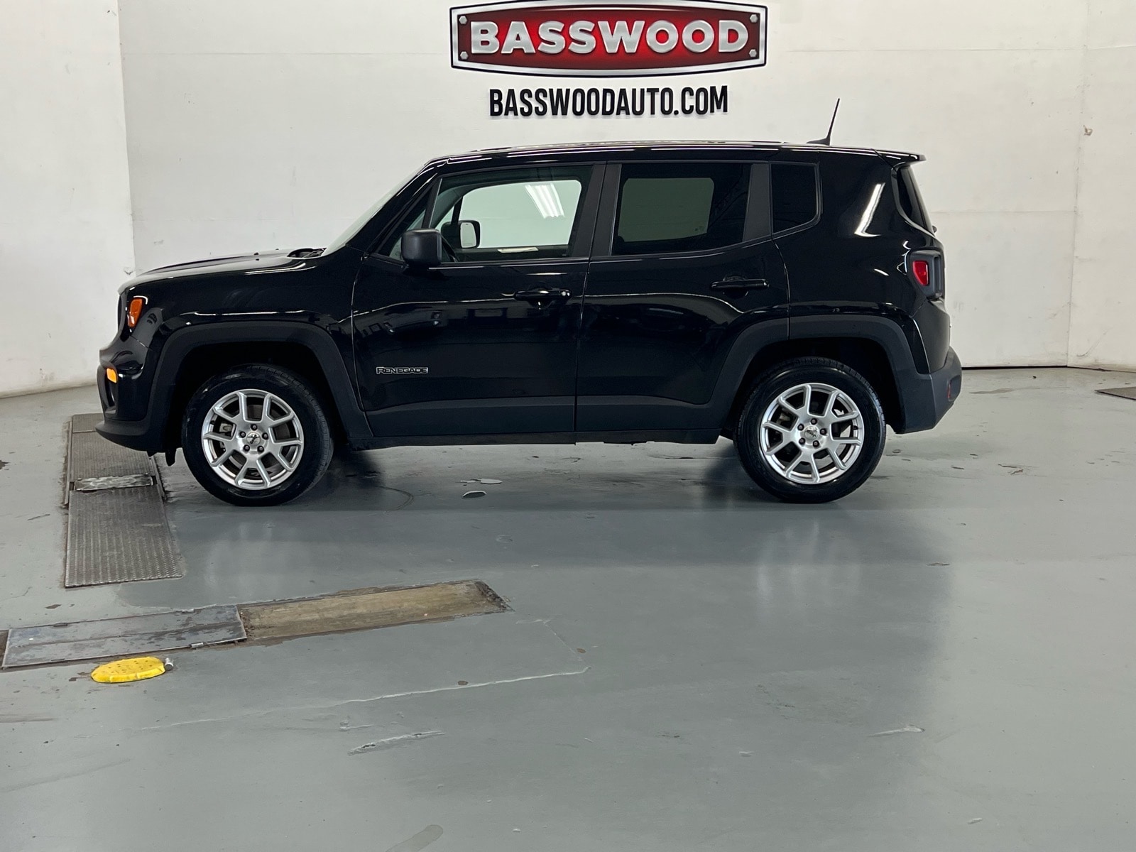 Used 2023 Jeep Renegade Latitude with VIN ZACNJDB12PPP69309 for sale in Fort Payne, AL