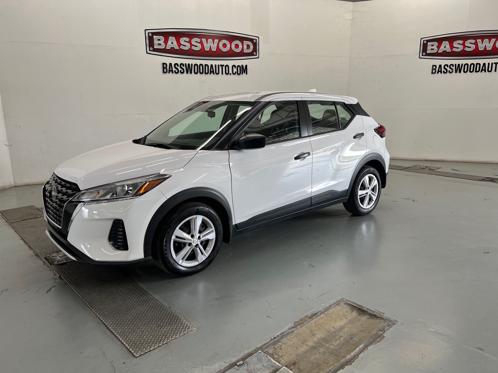 2024 Nissan Kicks 1.6 S's photo