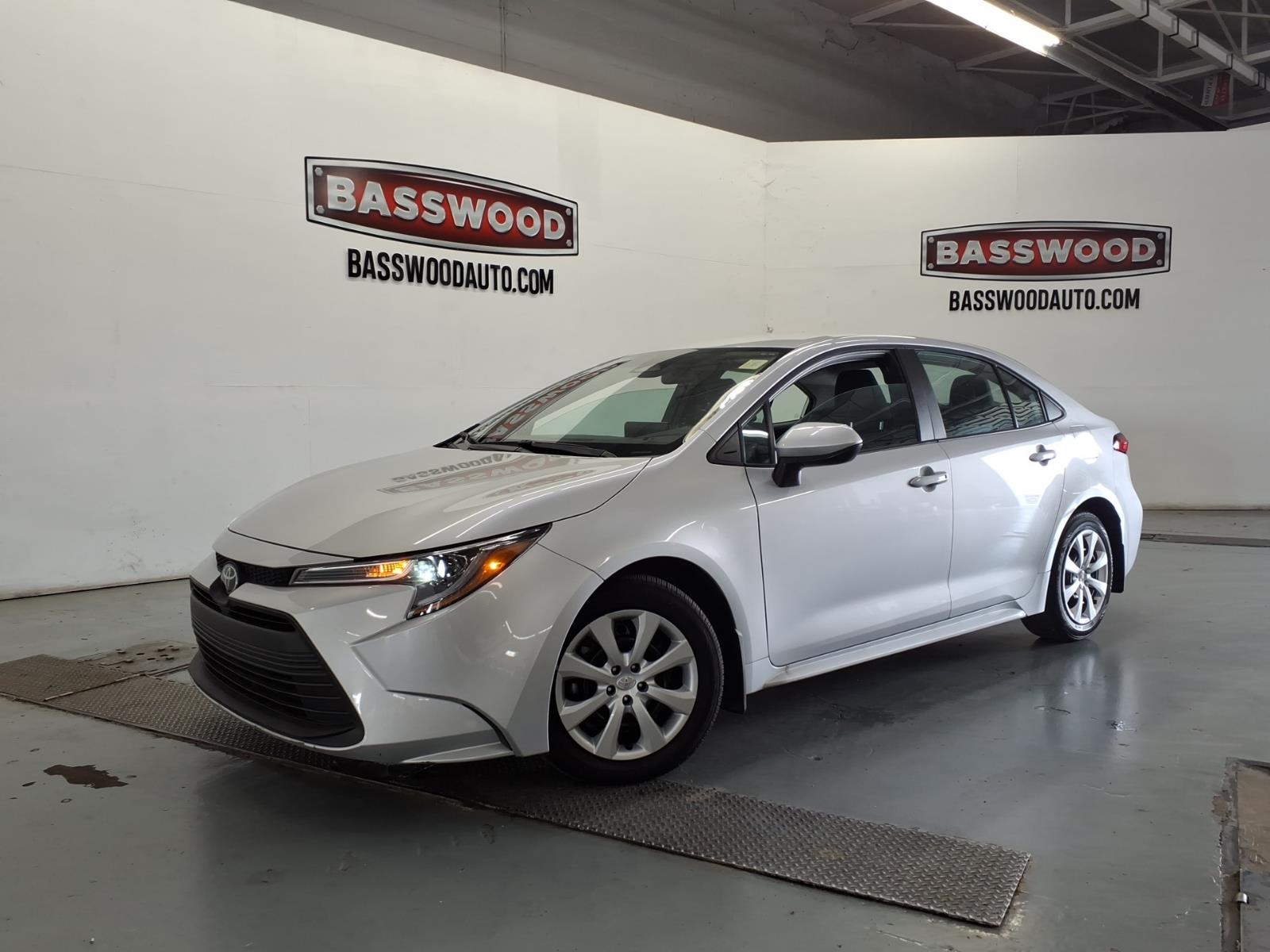 2025 Toyota Corolla LE CVT's photo