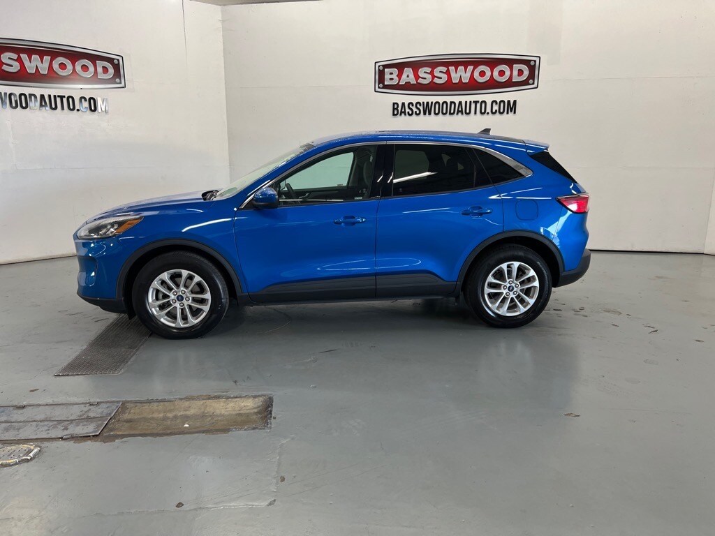 2021 Ford Escape SE photo 2