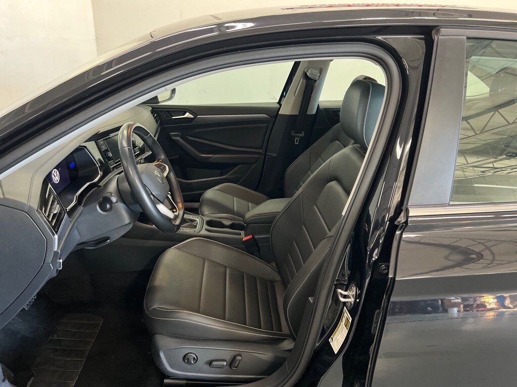 2024 Volkswagen Jetta SE photo 4