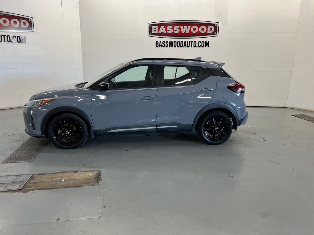 Used 2022 Nissan Kicks SR FWD SR Crossover