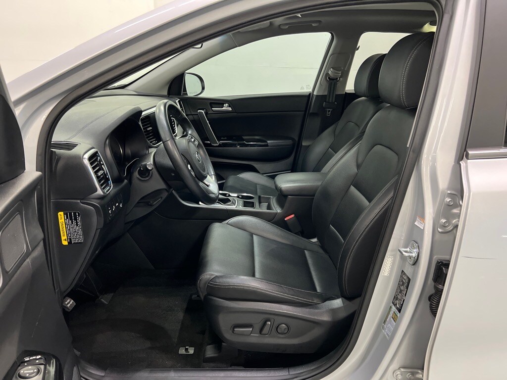 2022 Kia Sportage EX photo 2