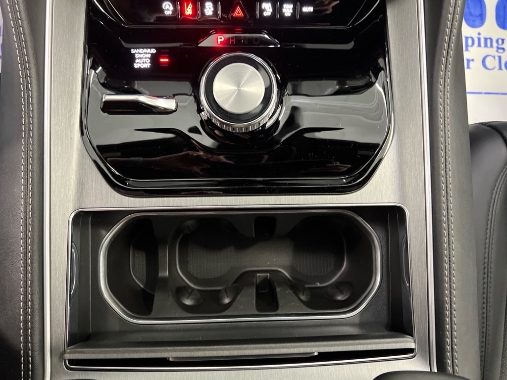 2025 Jeep Wagoneer Series II - Photo 10