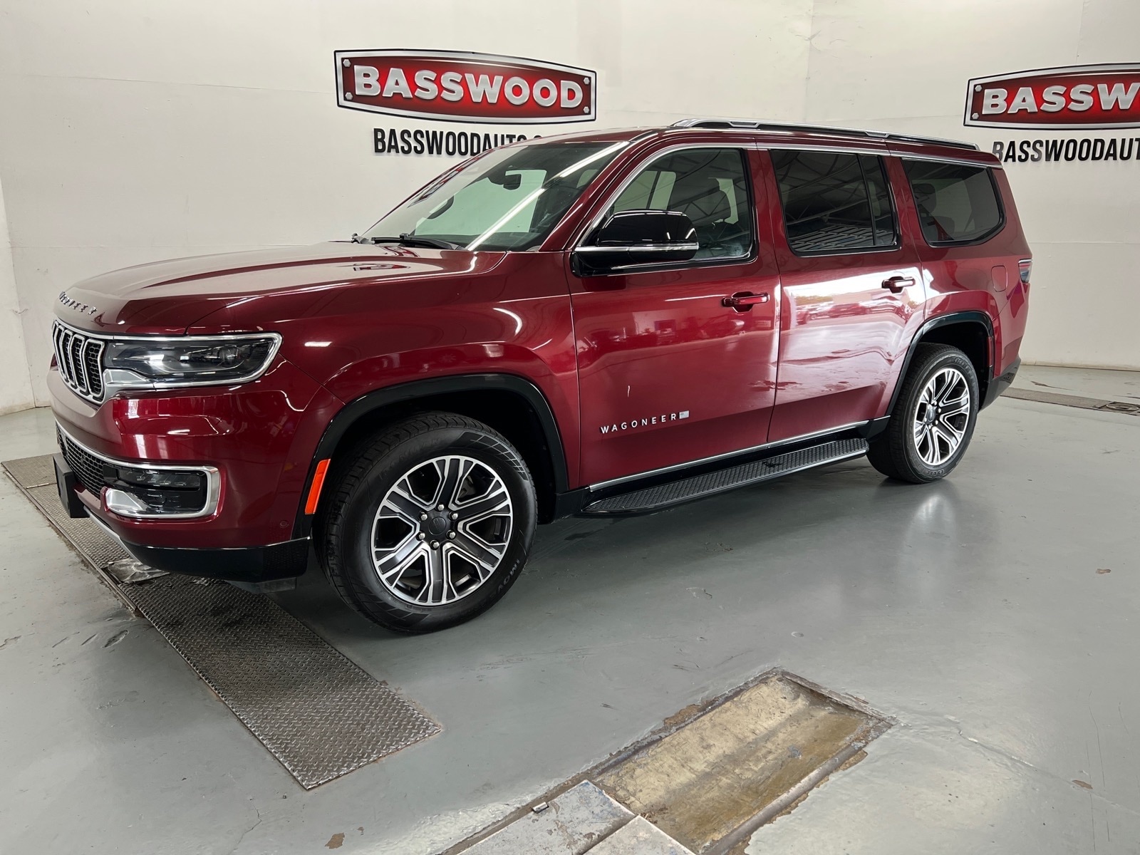 2024 Jeep Wagoneer Series II's photo