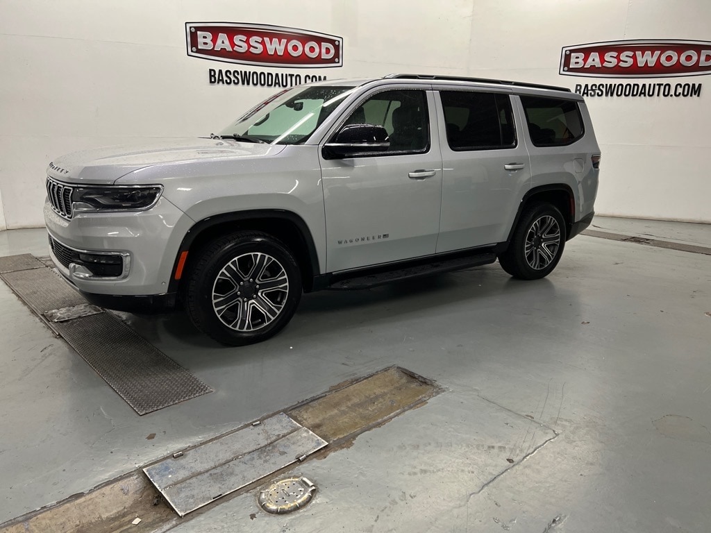 2024 Jeep Wagoneer Series II's photo