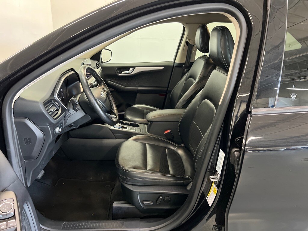 2020 Ford Escape SEL photo 2